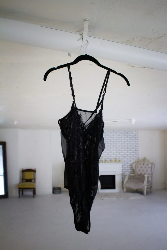 What to wear boudoir session