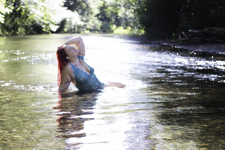 boudoir photos in water